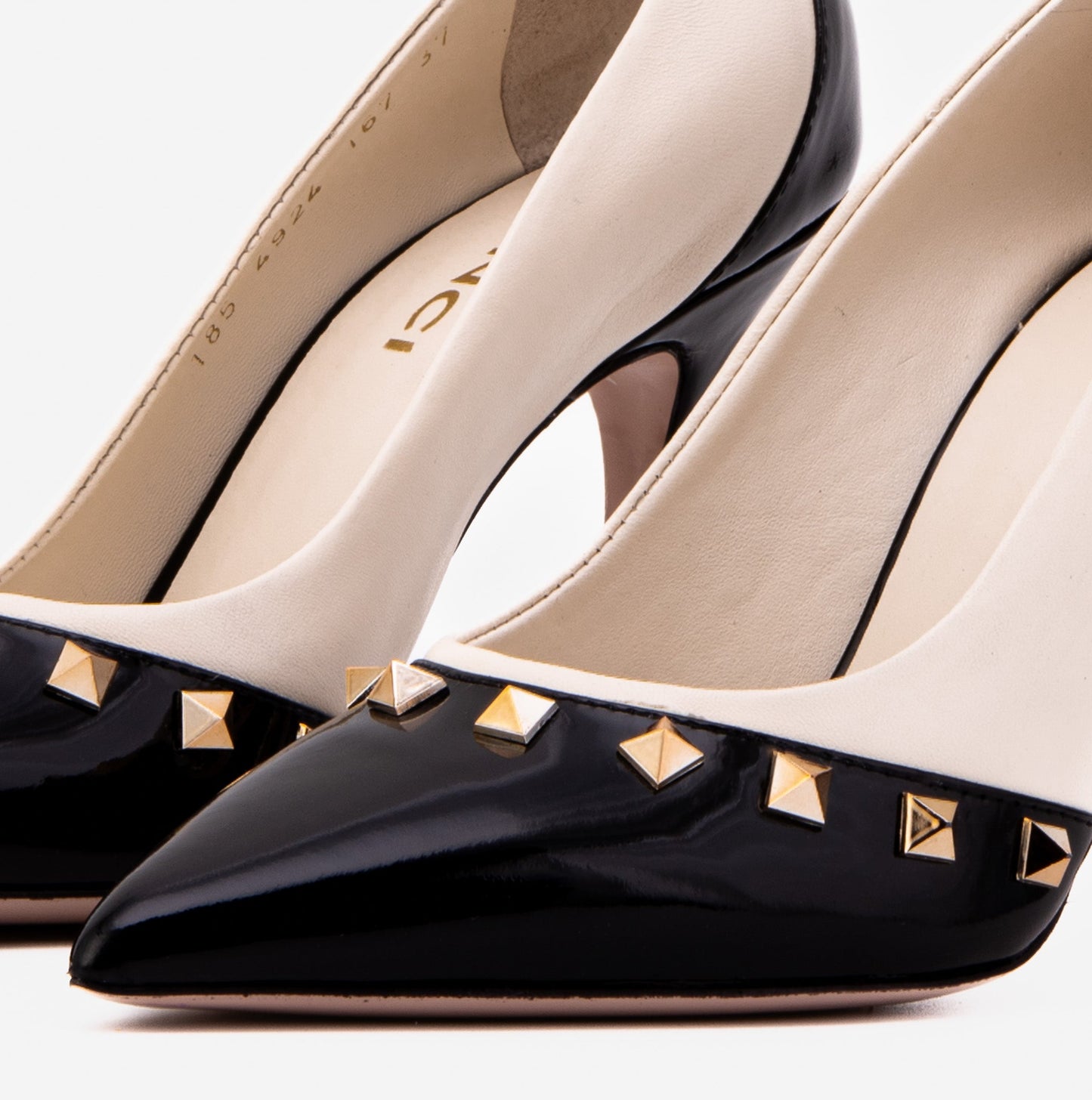 The Bella Vita Studded Leather Pump Women Shoe