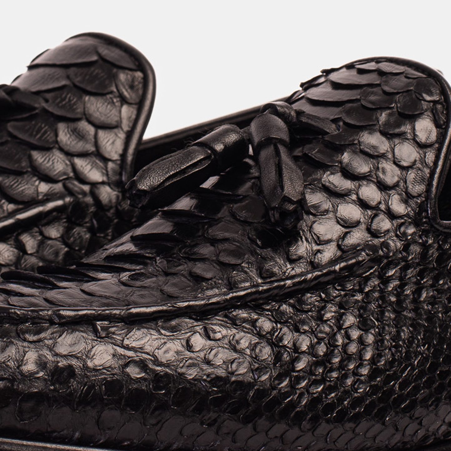 The Bethesda Black Pyhtn Skin Leather Tassel Loafer Men  Shoe